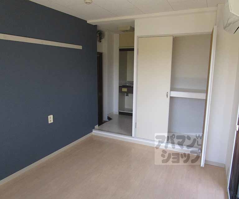 居室・リビング　３０５号室の写真です。