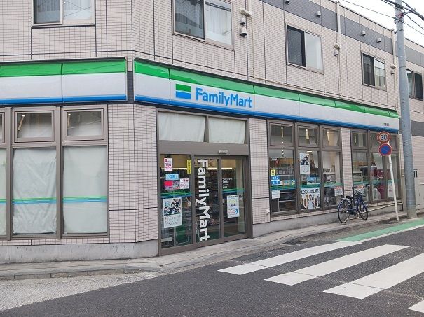 コンビニ　ファミリーマート大曽根店（コンビニ）まで270m