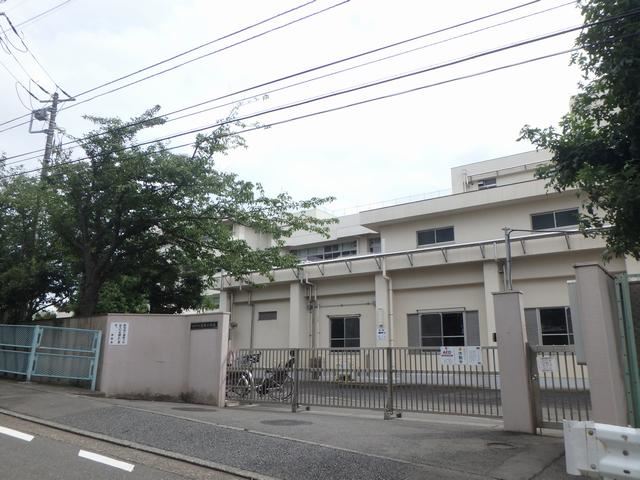 小学校　市立桜井小学校（小学校）まで740m