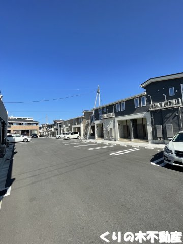 駐車場　駐車場があるので、車を買う予定の方も安心です