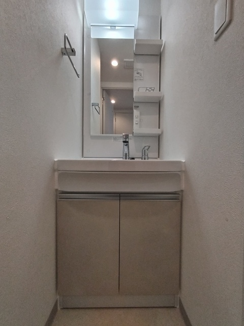 洗面設備　８０５号室の写真となります。