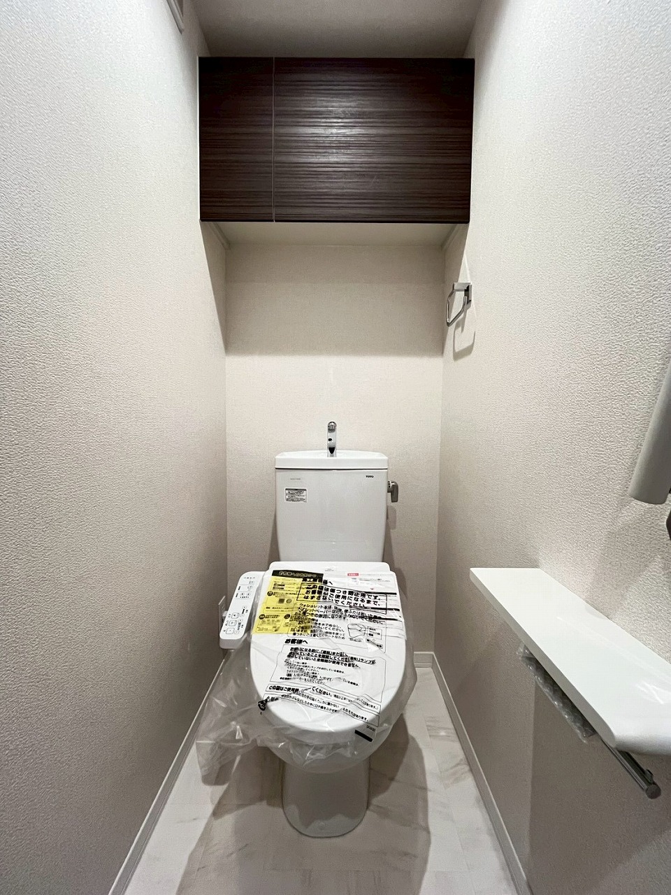 トイレ　※同じ間取り別のお部屋の写真です。