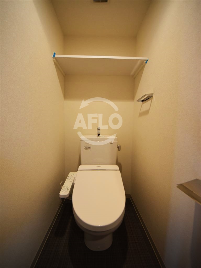 トイレ　プレサンス京町堀ノース　温水洗浄便座