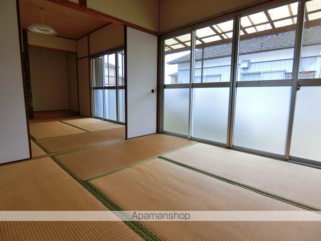 永山貸家の居間写真
