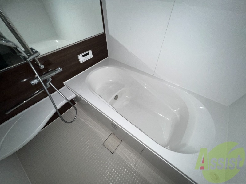 バス・シャワールーム　バスルームは一日の疲れをいやす場所です。