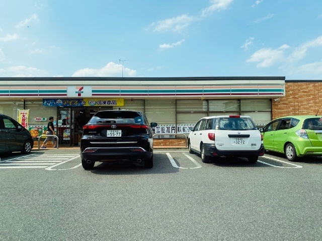 コンビニ　セブンイレブン立川幸町店（コンビニ）まで738m