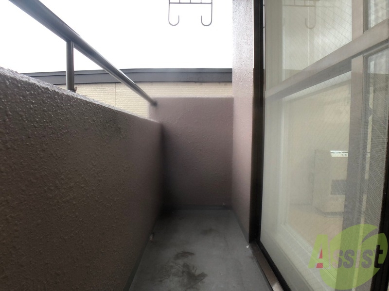 バルコニー　バルコニーです。洗濯物を干したり一息ついたりできますね！