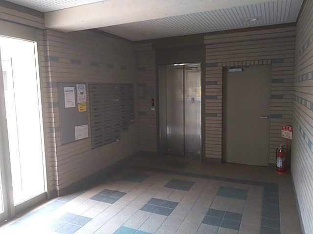 ロビー　【エントランスホール】オートロック付