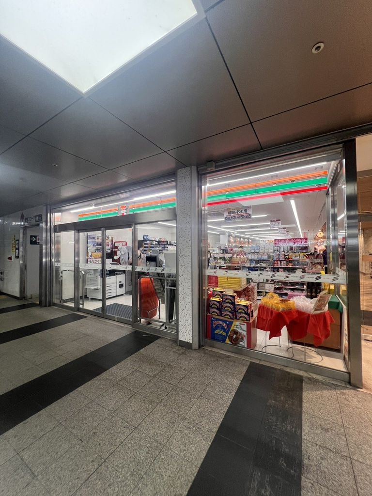 コンビニ　セブン-イレブン ハートインビエラ小倉店（コンビニ）まで800m