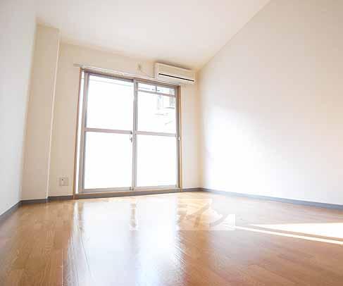 居室・リビング　エアコン完備