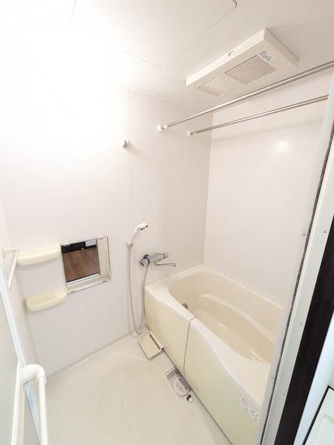 バス・シャワールーム　★追焚・浴室乾燥機付きのバスルームです♪★