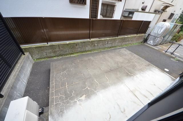 バルコニー　専用テラス