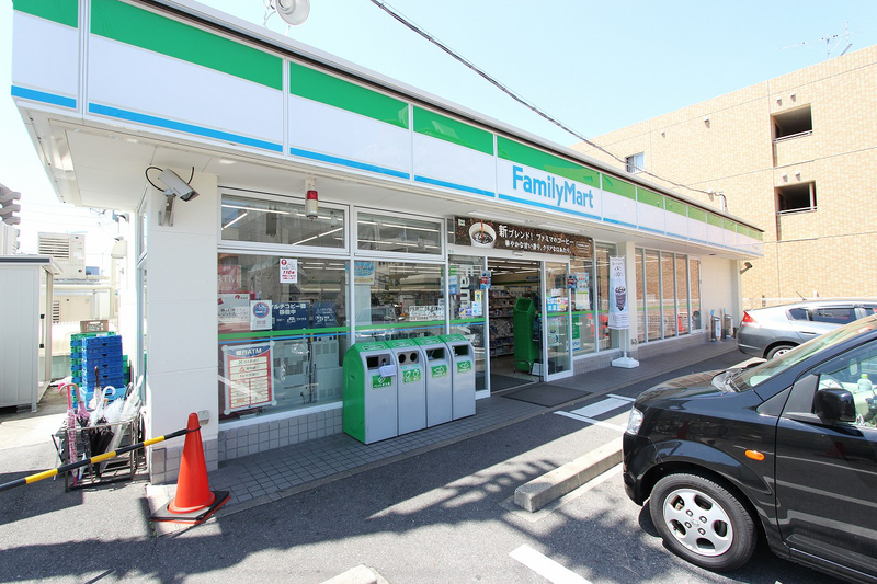 コンビニ　ファミリーマート ナカムラ伝馬町店（コンビニ）まで160m