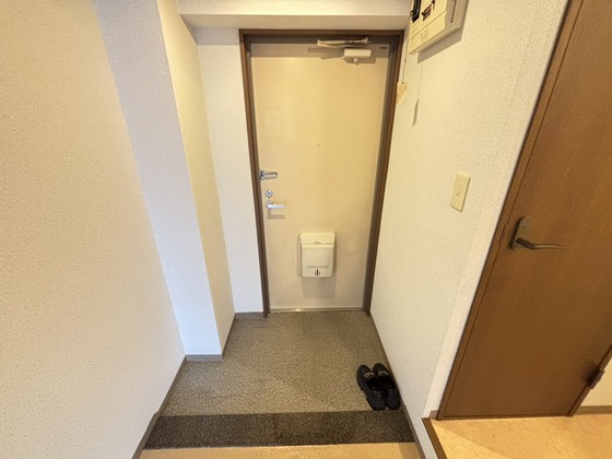 玄関　※別号室のお写真となります※現況優先