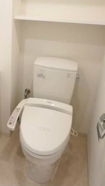 トイレ　※同じ間取り別号室参考写真 　現状優先