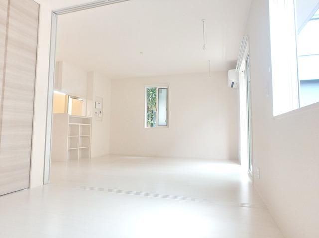 その他部屋・スペース　★2面採光の日当たり良好なリビング★