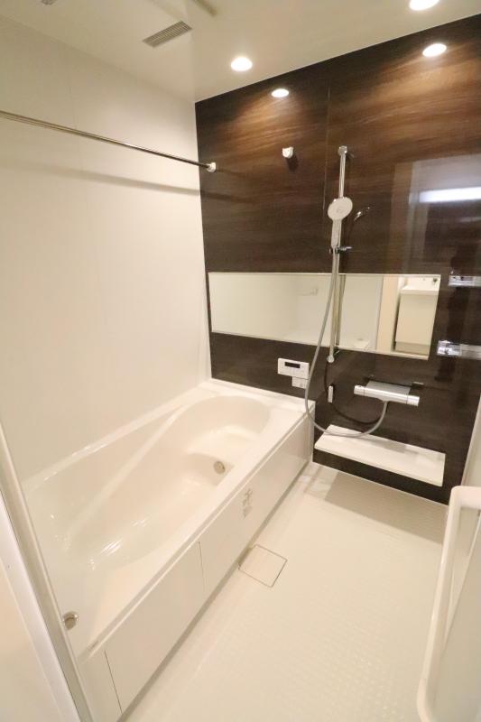 バス・シャワールーム　1　浴室　追い焚き機能、乾燥機付き