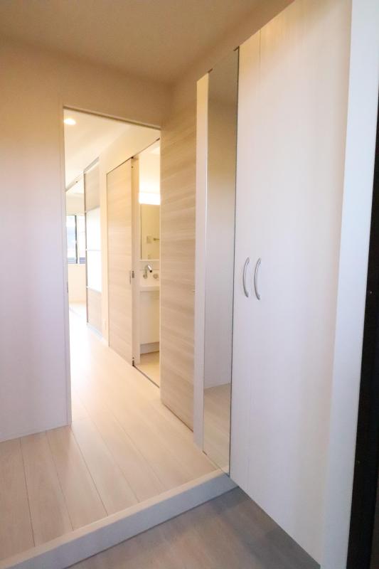 玄関　玄関　シューズボックスあり