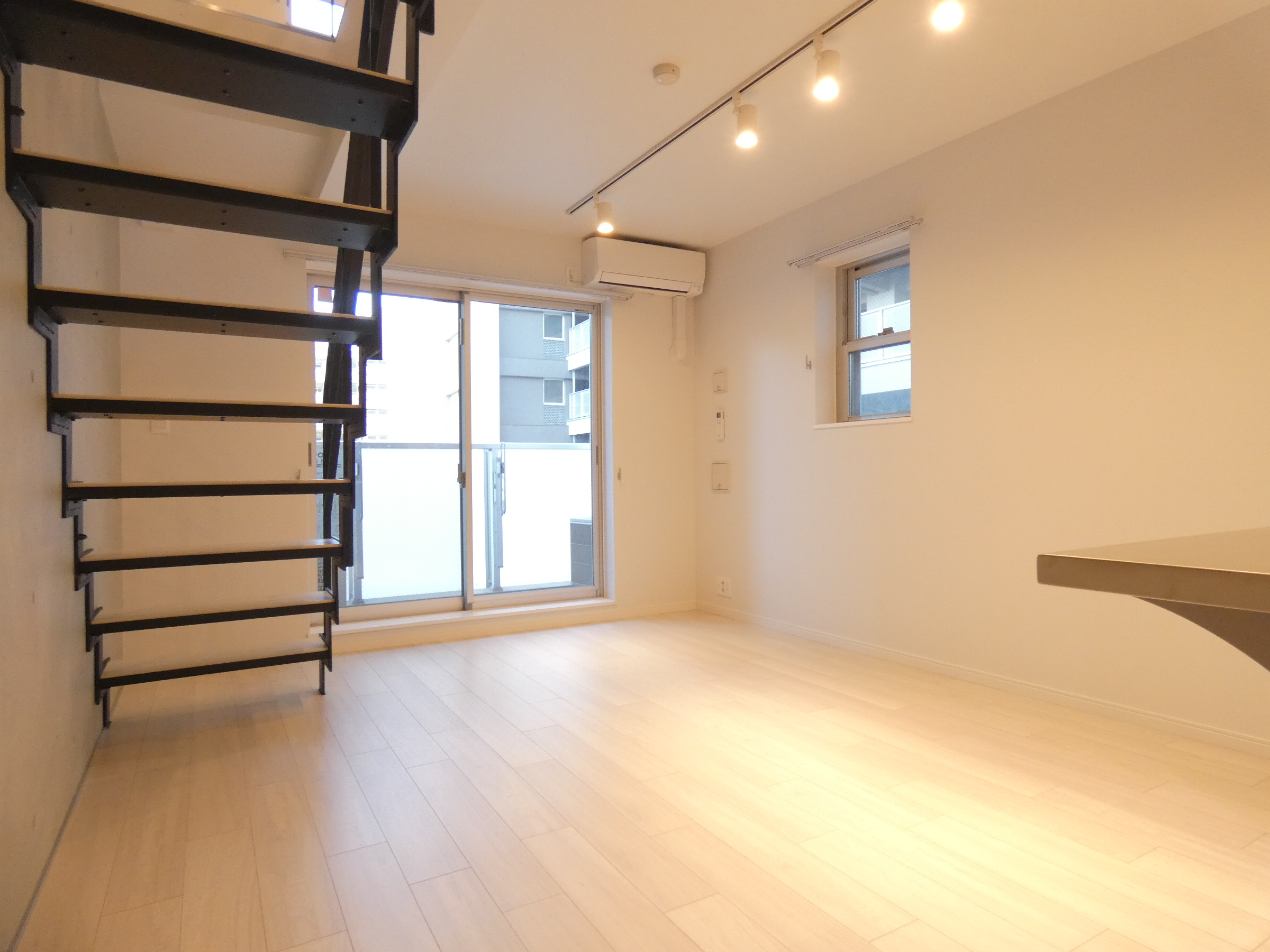 居室・リビング　内観1※別部屋参考写真