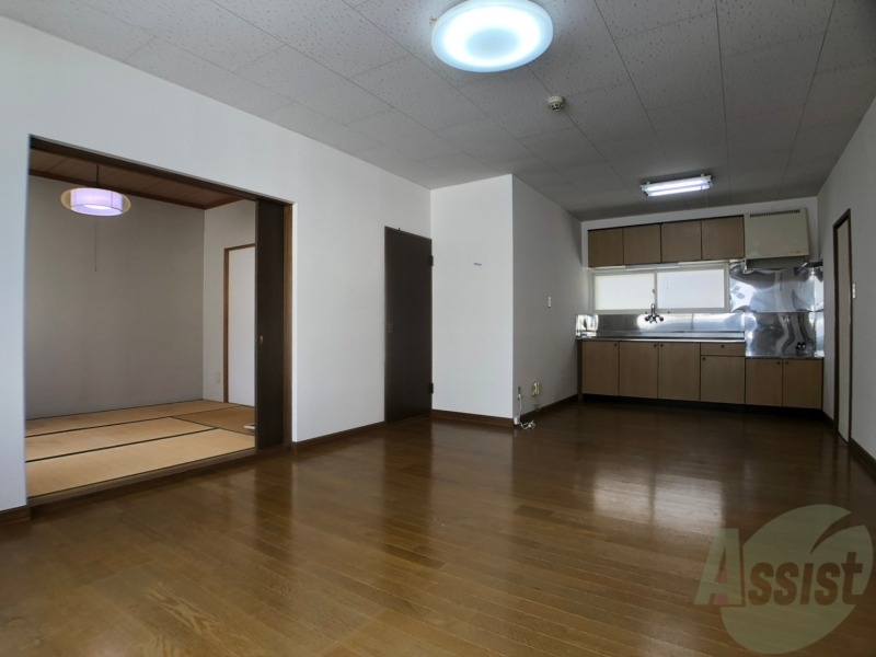 居室・リビング　広くてキレイなお部屋が広がっていて、充実した生活が送れそう。