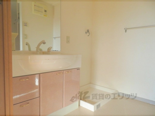 洗面設備　・洗濯機置場