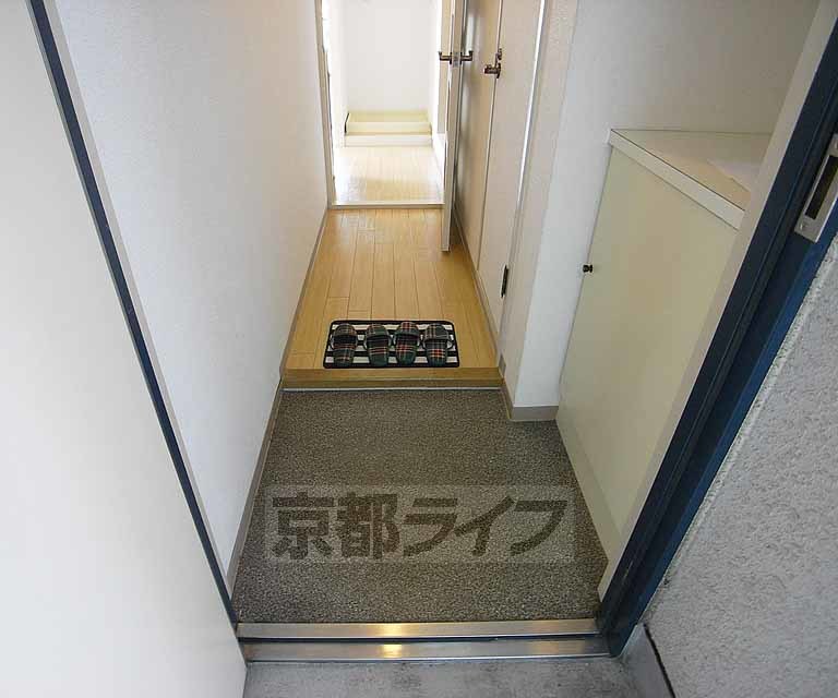 玄関　玄関にはシューズボックスがございます