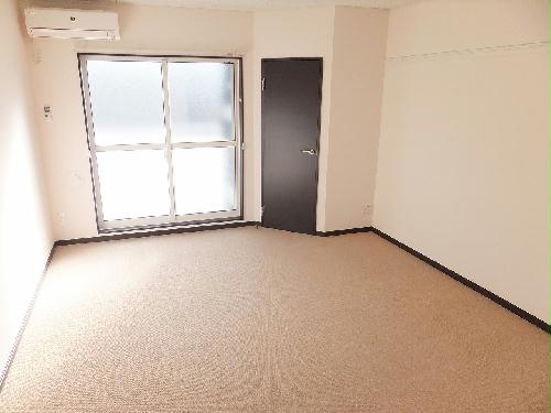 居室・リビング　家具家電の付いていないお部屋です