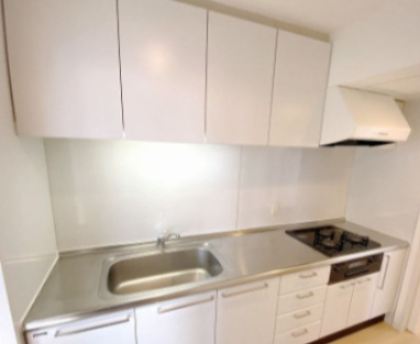 キッチン　別部屋参考写真になります