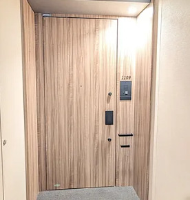 玄関　※別部屋の参考写真です。