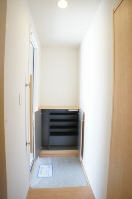 玄関　図面と現状に相違がある場合には現状を優先