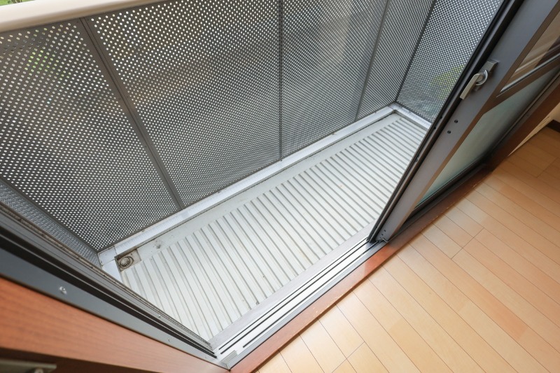 バルコニー　図面と現状に相違がある場合には現状を優先