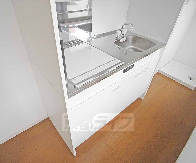 キッチン　一人暮らしにちょうどいいサイズですね