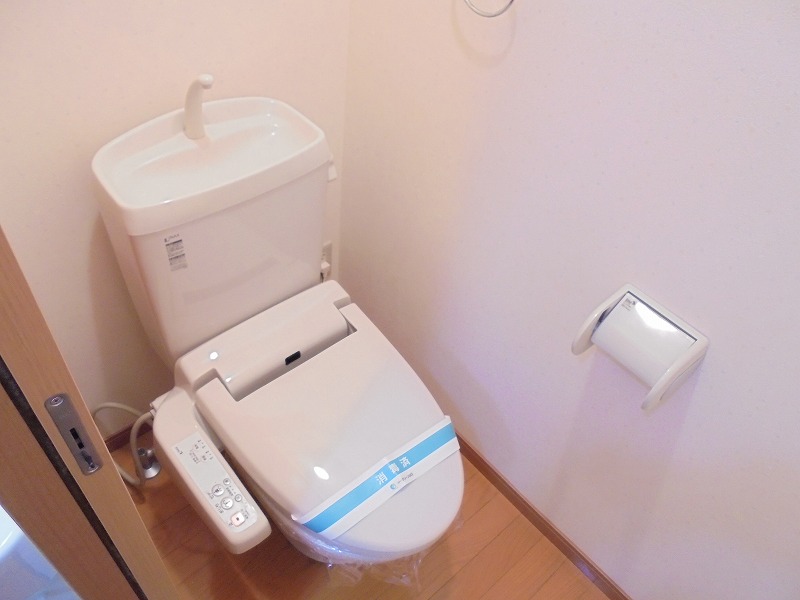 トイレ　洗浄暖房便座付きで快適◎