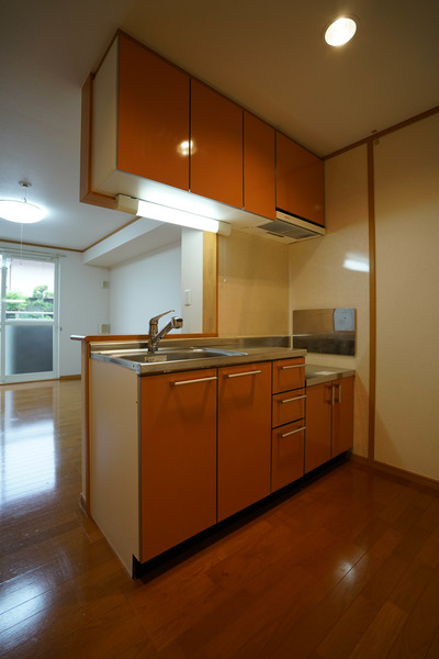 キッチン　同じ建物の別の部屋