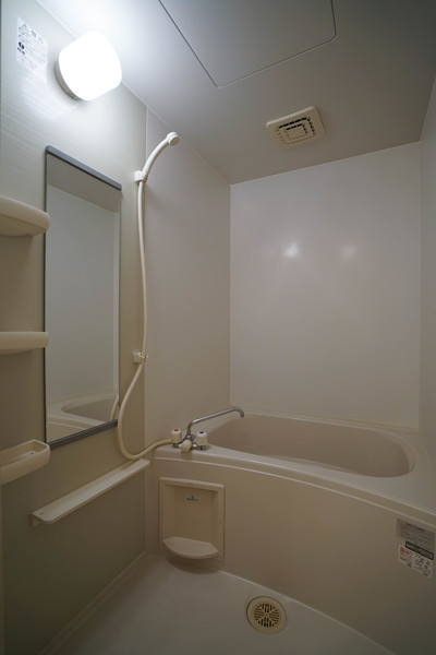 バス・シャワールーム　同じ建物の別の部屋