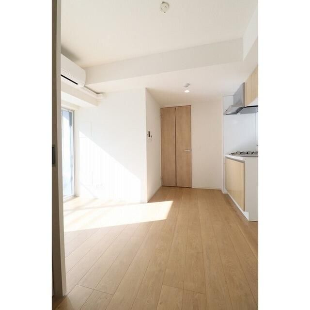 居室・リビング　こちらの居間で趣味の時間をお楽しみください