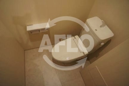 トイレ　SHUNKI江戸堀（シュンキ江戸堀）　温水洗浄便座