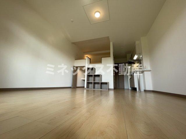 居室・リビング　同タイプのお部屋の写真。現況を優先します。