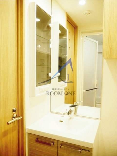 洗面設備　独立洗面台です。