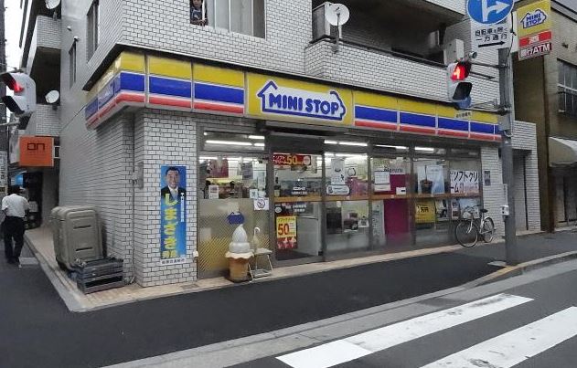 コンビニ　ミニストップ九段南4丁目店（コンビニ）まで159m