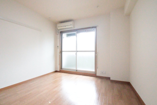 居室・リビング　※別室の参考写真の為、現況優先です。