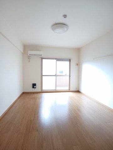 居室・リビング　居間です