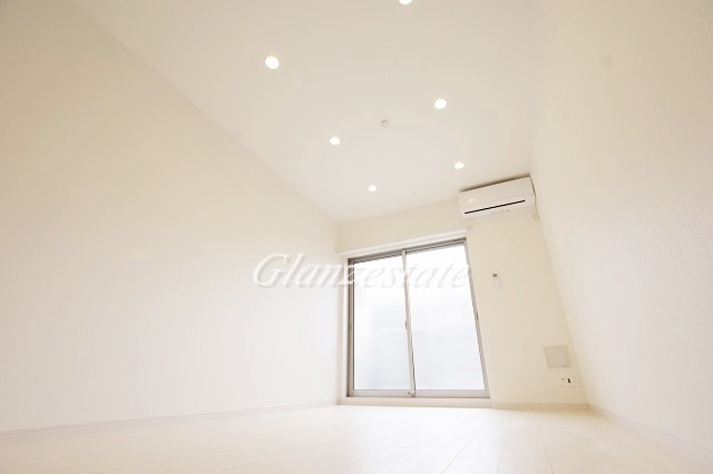 居室・リビング　☆陽の差し込む明るいリビング☆