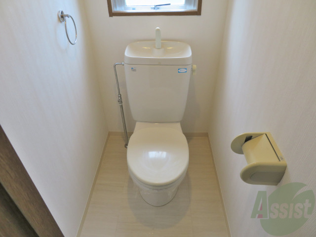 トイレ　こちらはトイレです。清潔感があり、安心して使用できます。