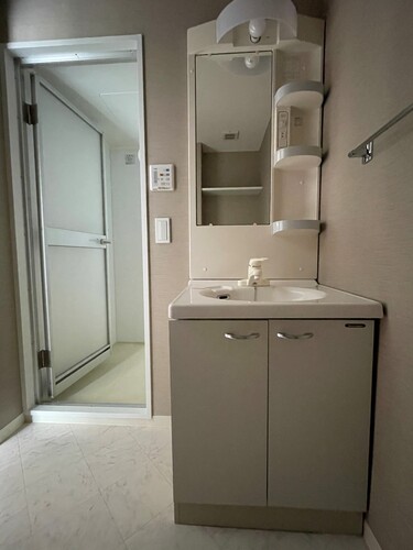 洗面設備　同部屋（前退去時）の参考写真