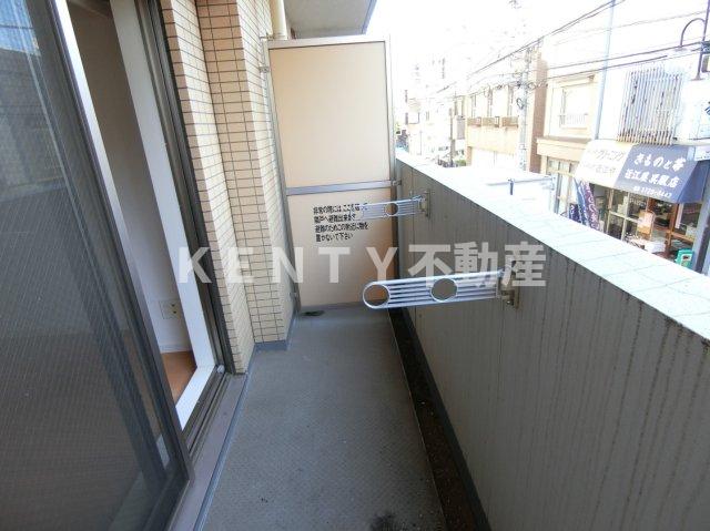 バルコニー　陽当たり良好なバルコニーです