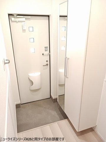 玄関　収納もある玄関です