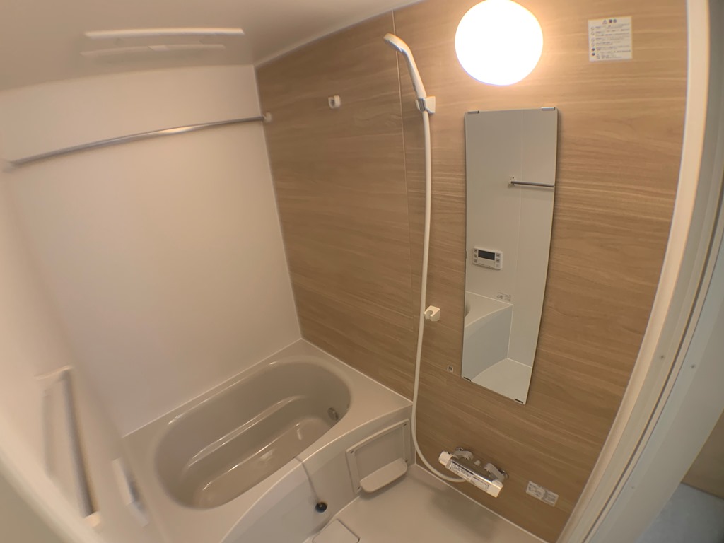 バス・シャワールーム　浴室乾燥機付きの浴室☆