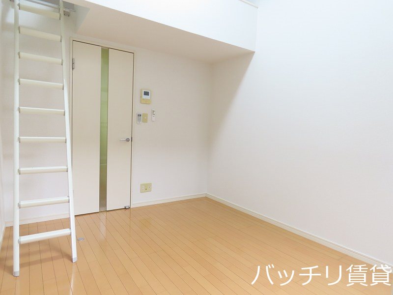 居室・リビング　同型タイプの為、現状を優先致します。