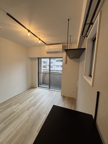 庭　落ち着いて過ごせるお部屋なので、寝室にいかがでしょうか